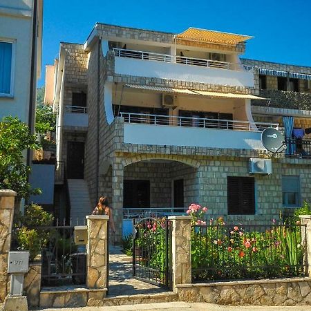Apartments Kuc バール エクステリア 写真