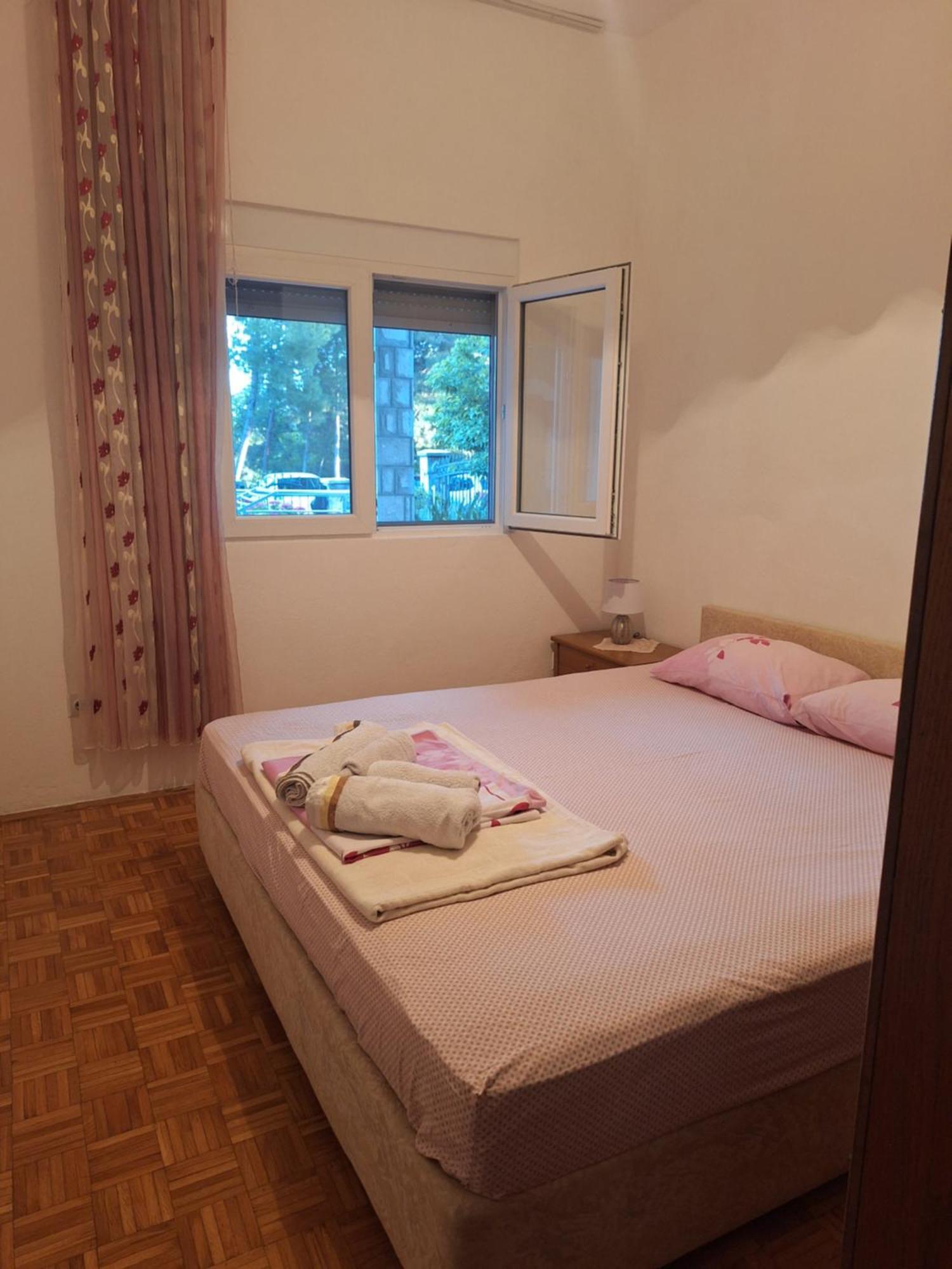 Apartments Kuc バール エクステリア 写真