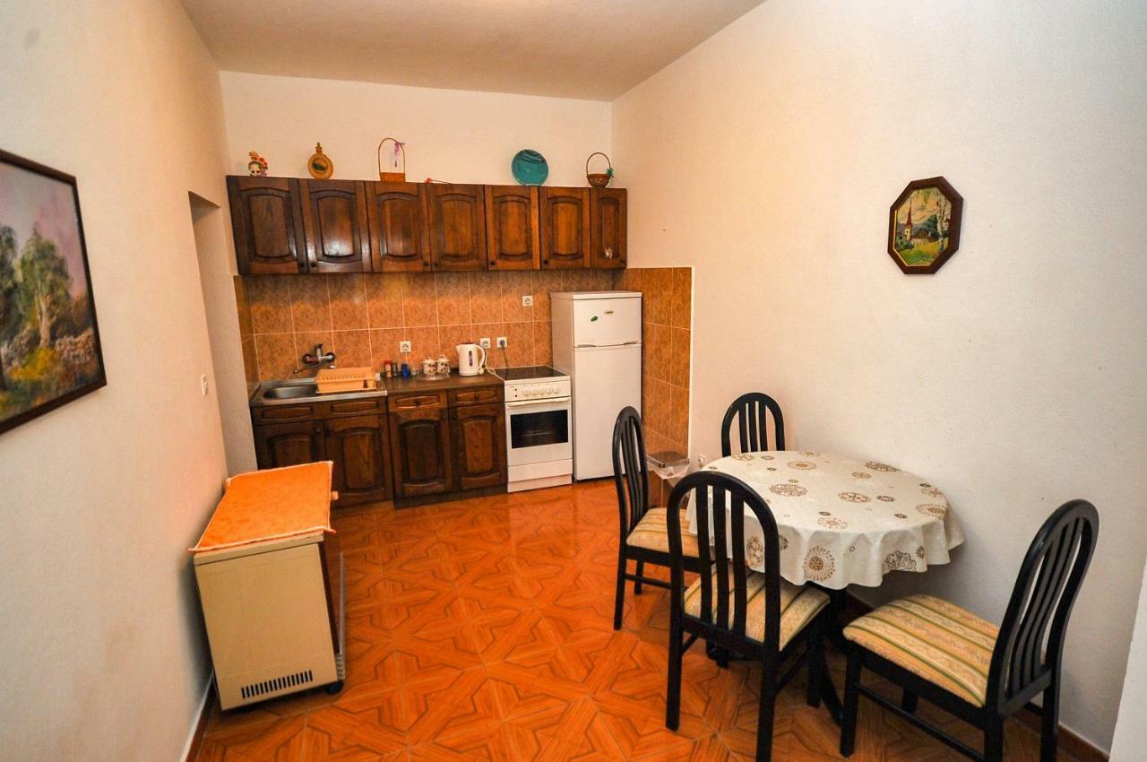 Apartments Kuc バール エクステリア 写真