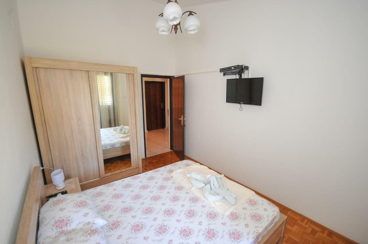 Apartments Kuc バール エクステリア 写真