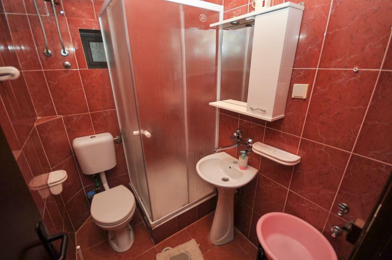 Apartments Kuc バール エクステリア 写真