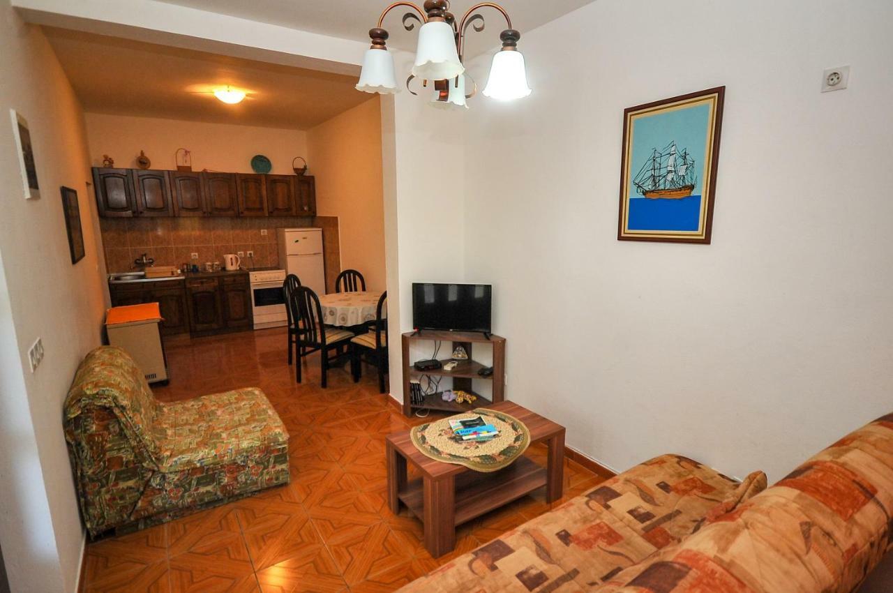 Apartments Kuc バール エクステリア 写真