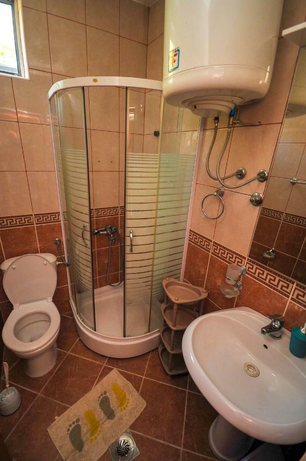 Apartments Kuc バール エクステリア 写真