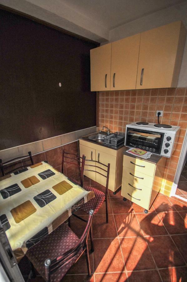 Apartments Kuc バール エクステリア 写真