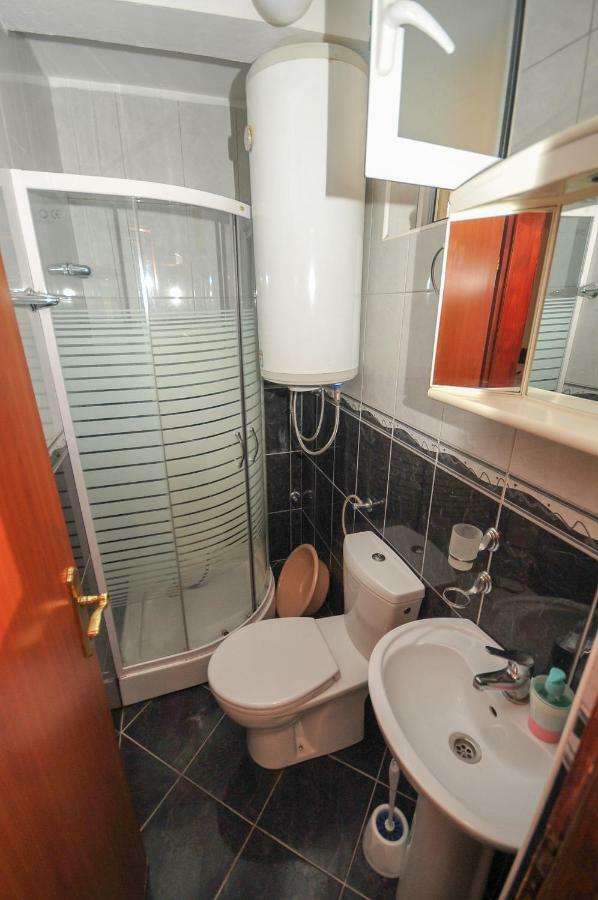 Apartments Kuc バール エクステリア 写真